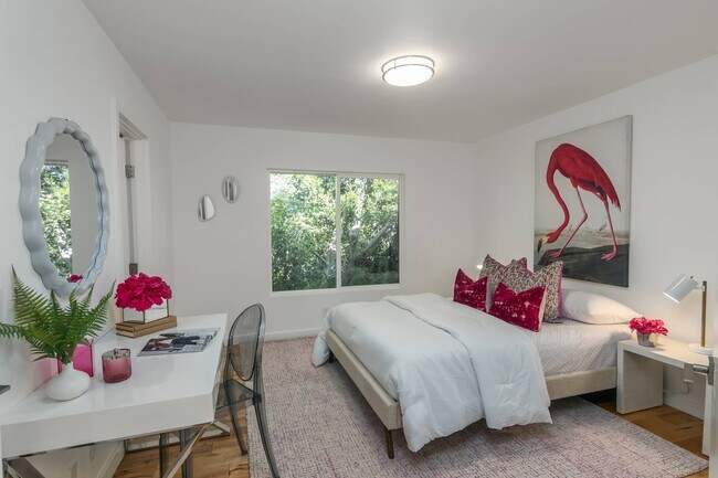 Building Photo - 3828 Alomar Dr