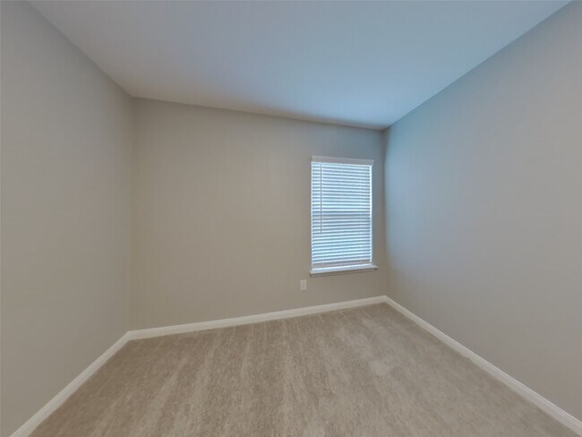 Building Photo - 23048 Shakespeare Dr