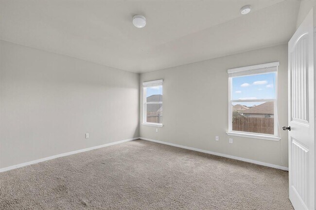 Building Photo - 402 Pentire Way