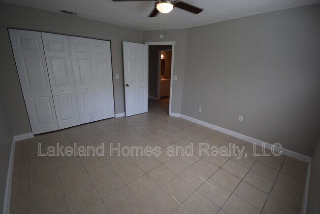 Building Photo - 909 E Bella Vista St