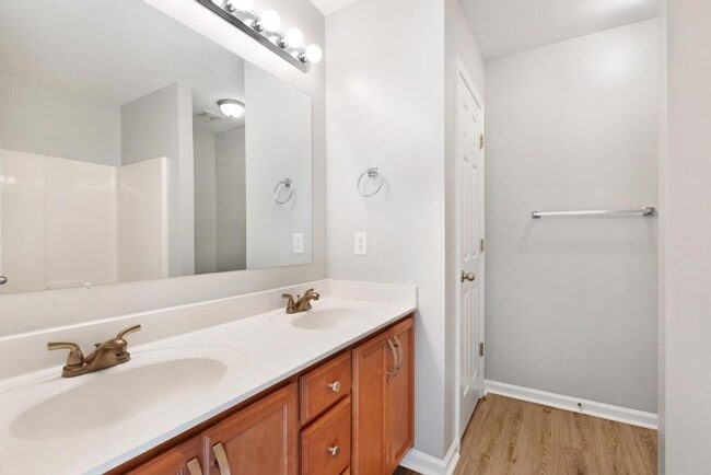 Building Photo - Great Townhome! City Limits! Carolina Forest!