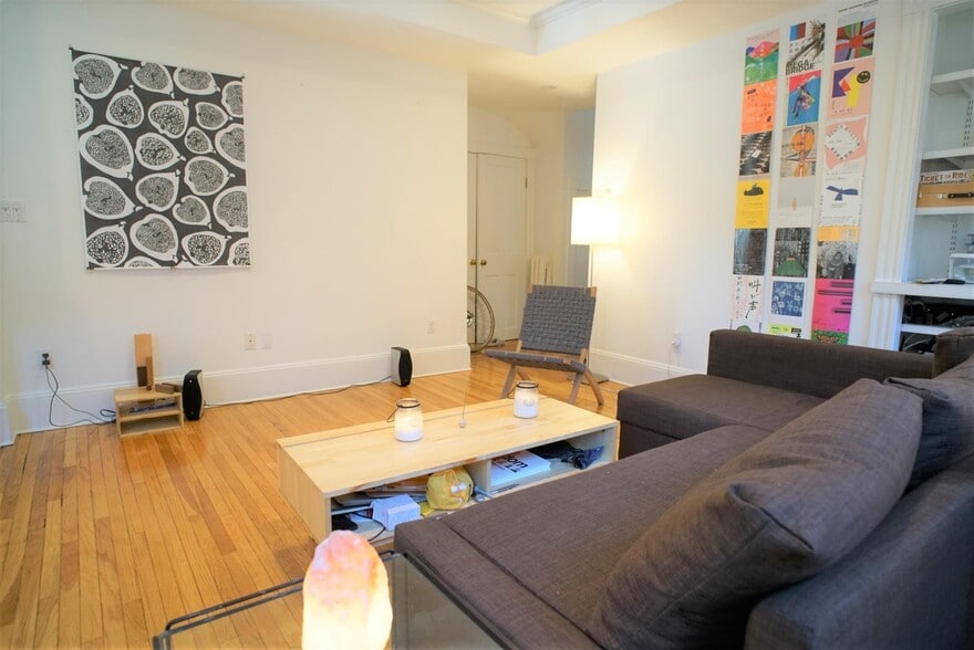 Building Photo - 28 Healey St