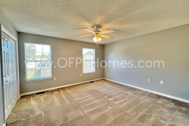 Building Photo - AVAILABLE NOW - Fort Walton Beach townhome!