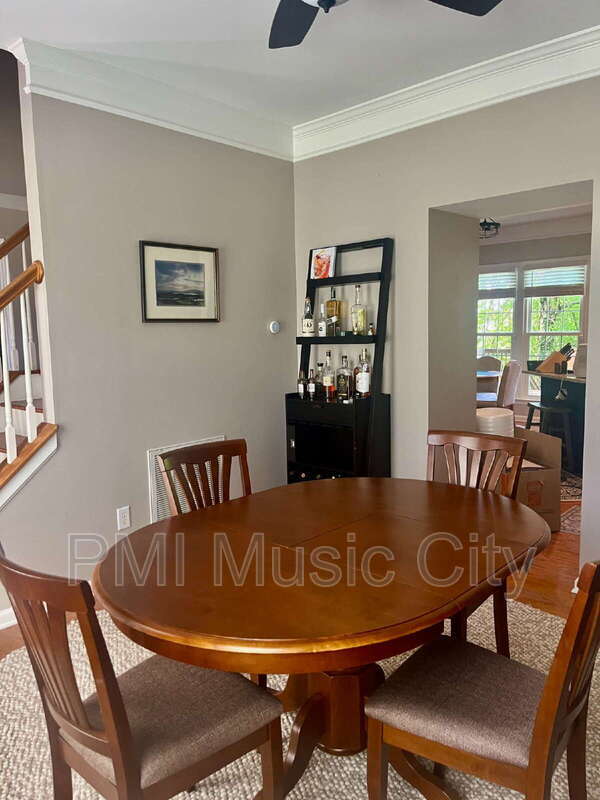 Building Photo - 333 Springhouse Cir