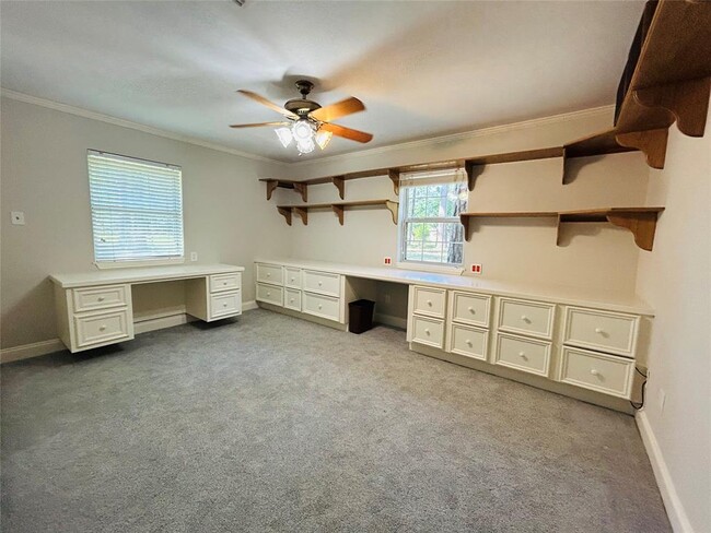 Building Photo - 11842 Deep Woods Dr