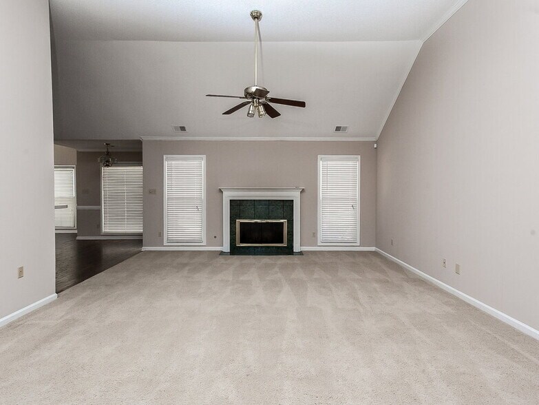 Building Photo - 2717 Twisted Oak Cove N