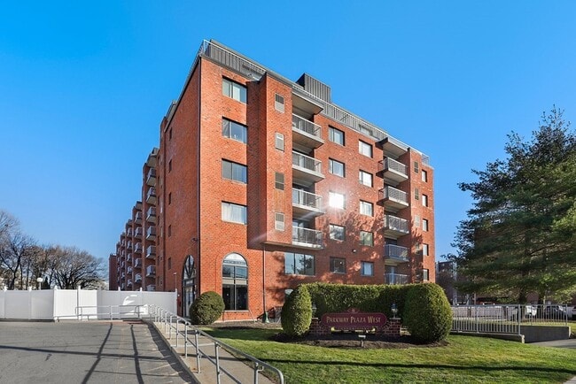 Building Photo - 8 9th St