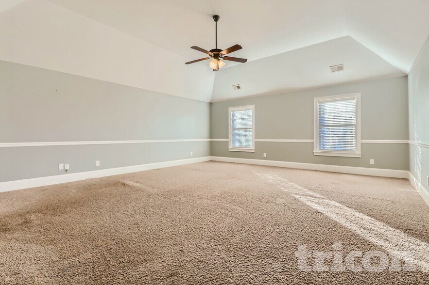 Building Photo - 223 Danvers St