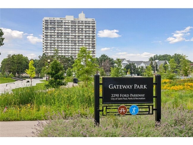 Building Photo - 870 Mount Curve Blvd