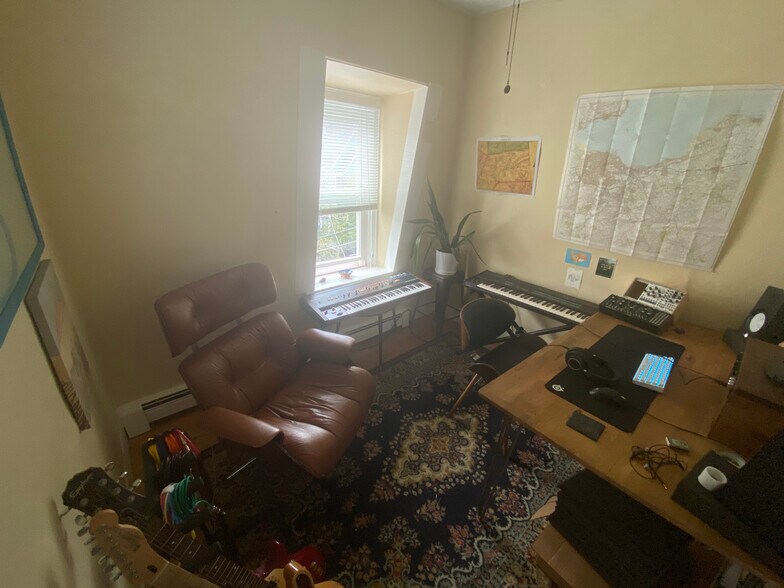 Building Photo - 12 Claremon St