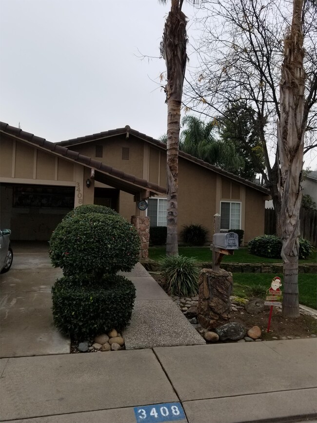 Building Photo - 3408 Moonview Dr