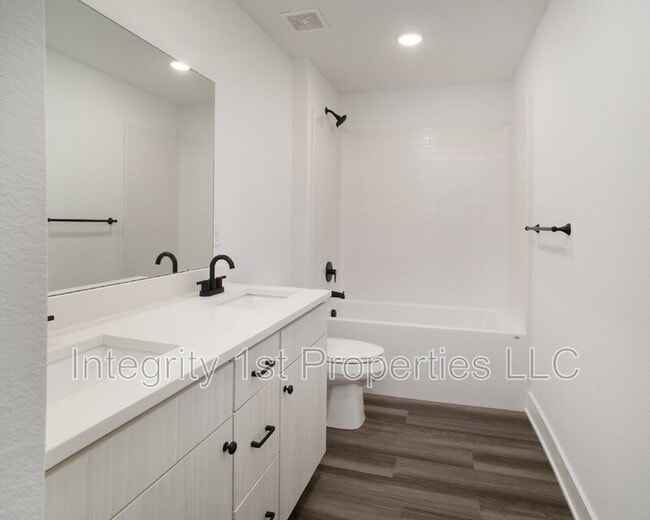 Building Photo - 5902 NW 88th St