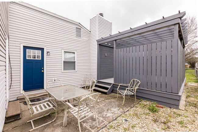 Building Photo - 229 Topaz Ln