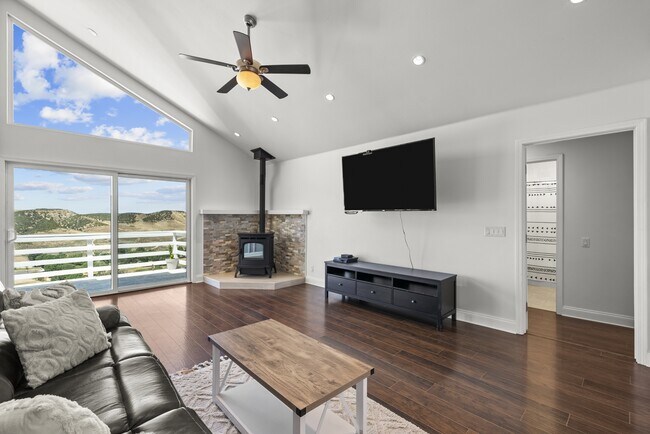 Building Photo - 14625 Flintstone Dr