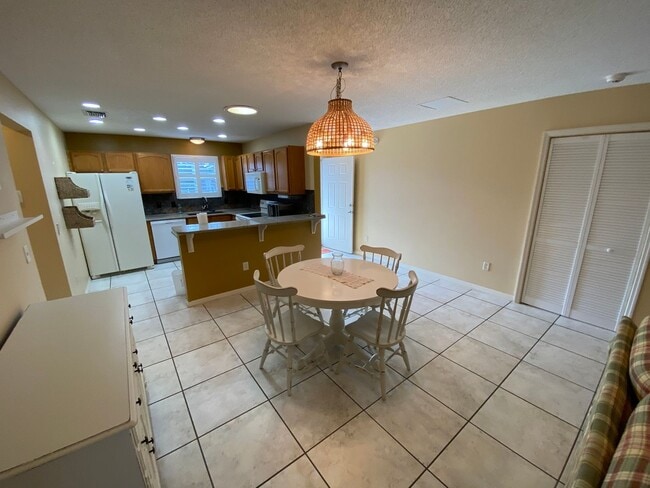 Building Photo - SEASONAL RENTAL or ANNUAL LEASE in The Village of Duval 2 Beds, 2 Bath + den home, Pets OK.