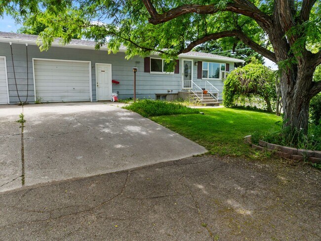 Building Photo - Rice St (17/19)