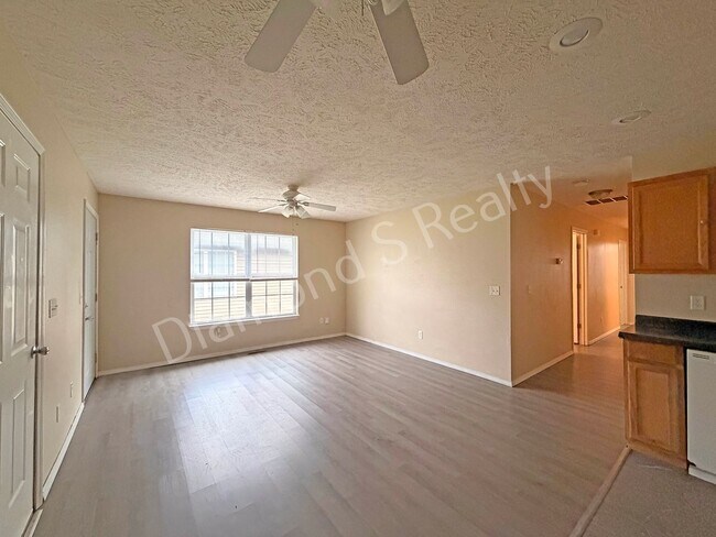 Building Photo - 1452 N Ethyl Ave