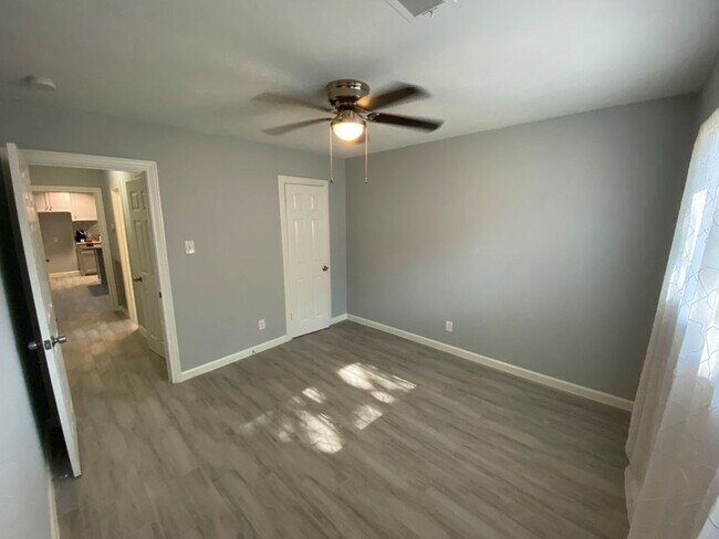 Building Photo - 5914 W Airport Blvd