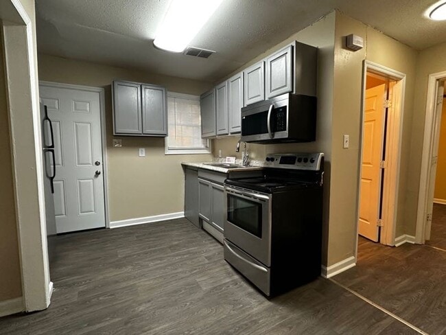 Building Photo - Duplex