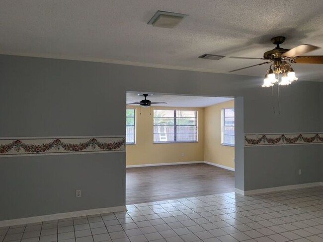 Building Photo - LOVELY NORTHDALE POOL HOME