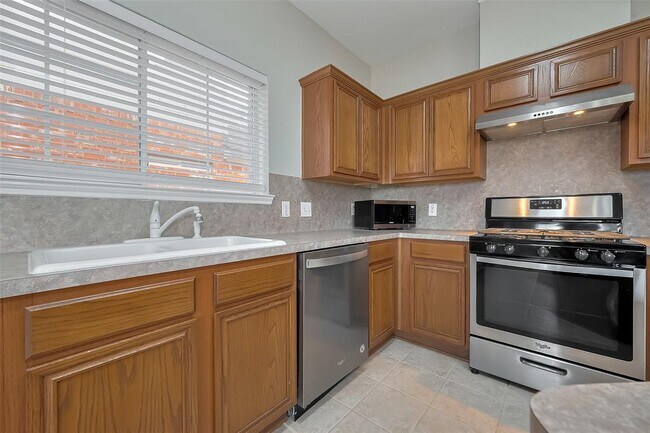 Building Photo - 21831 Manitou Falls Ln