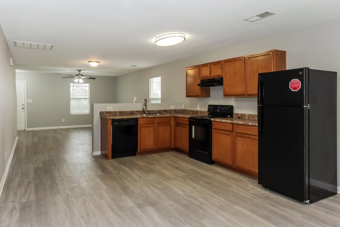 Building Photo - 16822 Wellhouse Dr
