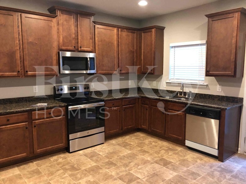 Building Photo - 194 Eastridge Way