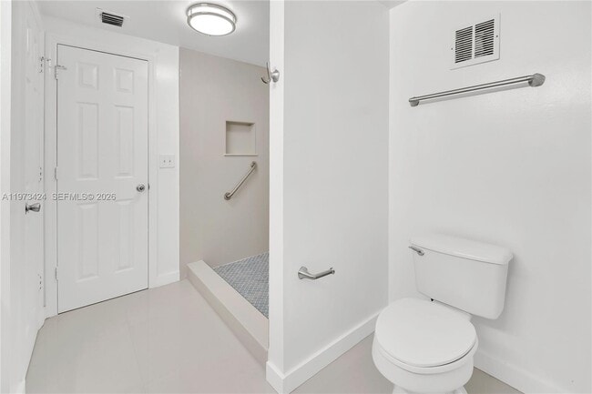 Building Photo - 151 SW 117th Ave