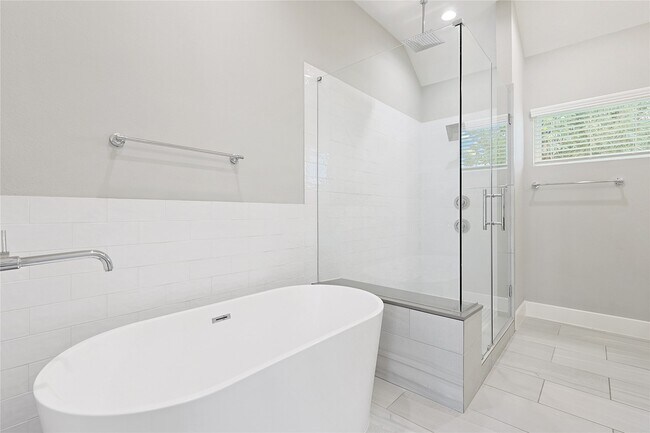 Building Photo - 1222 Upton St