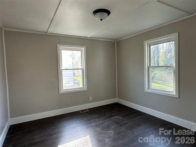 Building Photo - 331 W Bingham St