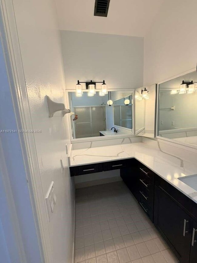 Building Photo - 1350 Periwinkle Pl