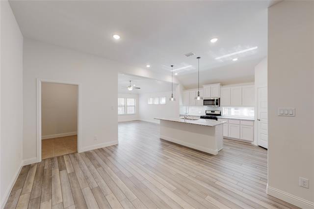 Building Photo - 272 Tallgrass Dr