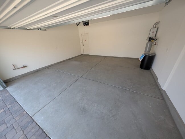 Building Photo - 10031 Indy Rey Ct