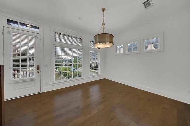 Building Photo - 6807 Encore Blvd