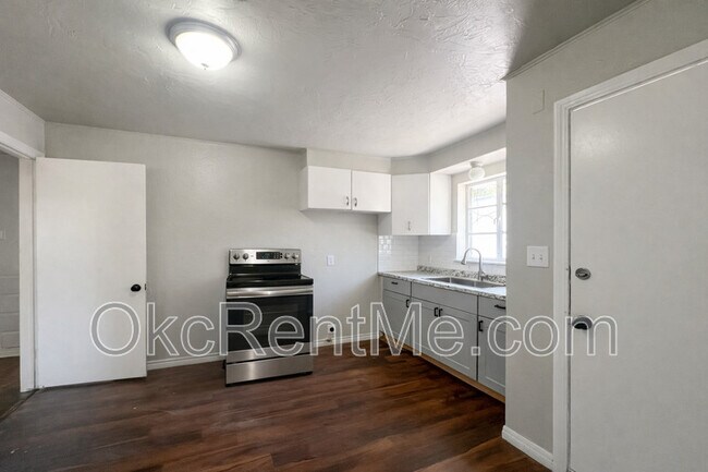 Building Photo - 4224 NW 23rd St