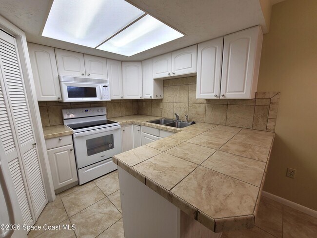 Building Photo - 4139 Cedar Creek Cir