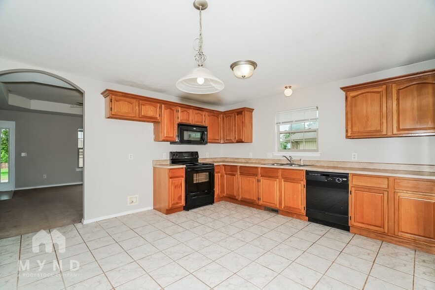 Building Photo - 5673 S Lexington Ave