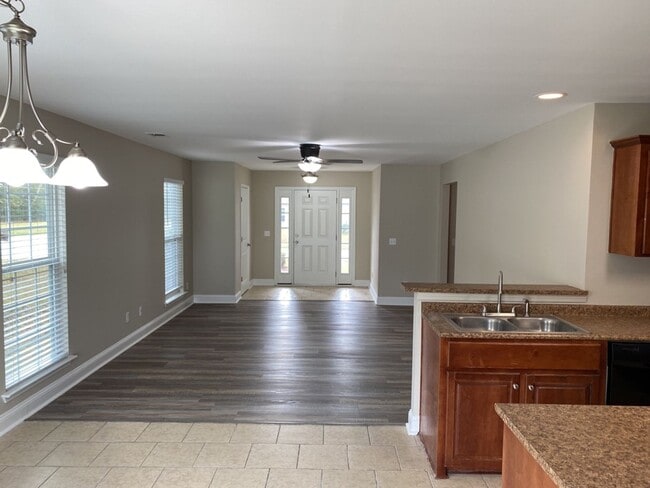 Building Photo - 152 Scarlett Ln