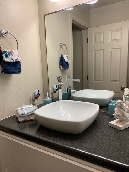 Building Photo - 250 Liholiho St