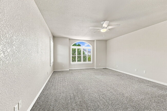 Building Photo - $3,195.95, 6 bed, 4 bath located in Colorado Springs