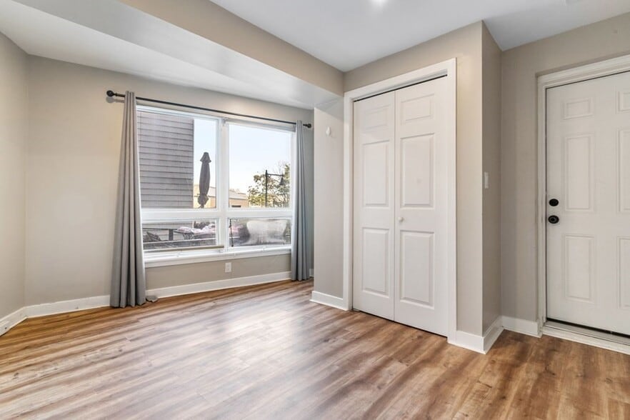 Building Photo - 103 Charter St