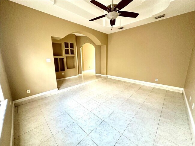 Building Photo - 2013 Agua Fina Ave