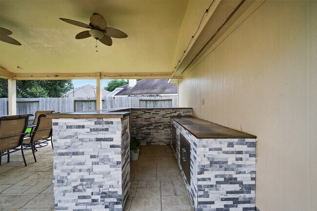 Building Photo - 7203 Thornmeadow Ln