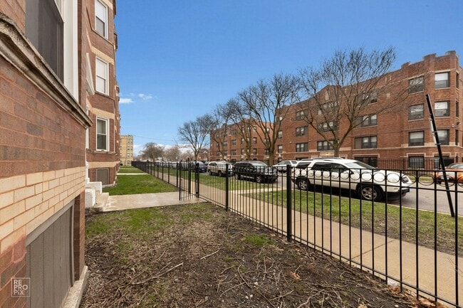 Building Photo - 7643 S Stewart Ave Chicago, IL 60620