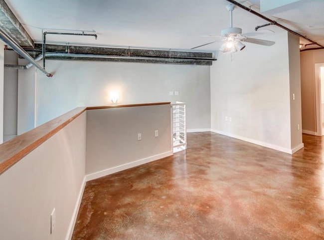 Building Photo - 415 St Pauls Blvd