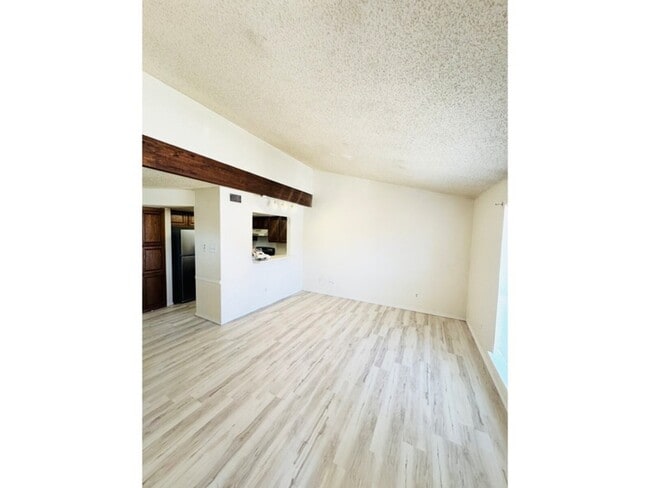 Building Photo - 1324 Bluffview Dr