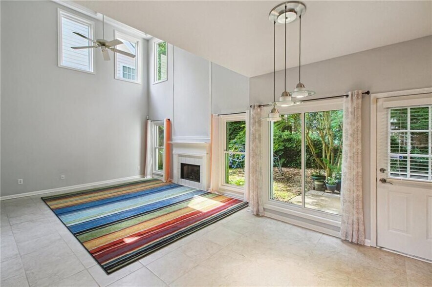 Building Photo - 2979 Rosebrook Dr