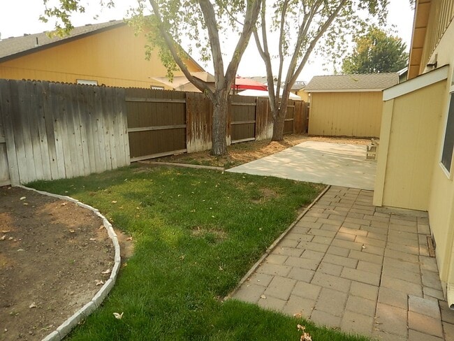 Building Photo - 3 Bedroom, 2 Bathroom at End of Cul-De-Sac