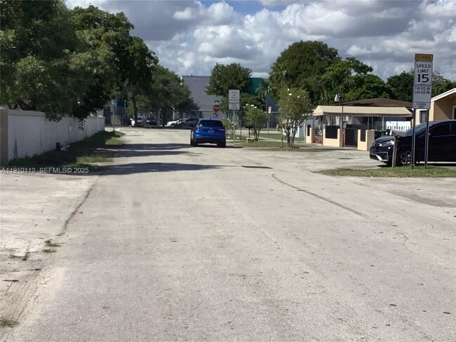 Building Photo - 7435 SW 23rd St