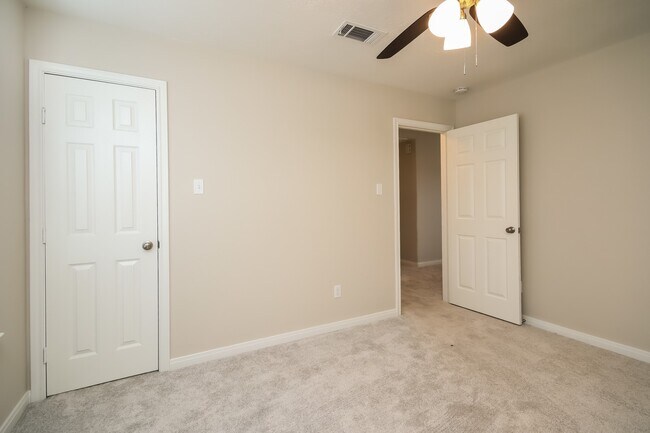 Building Photo - 13003 Sandhill Park Ln